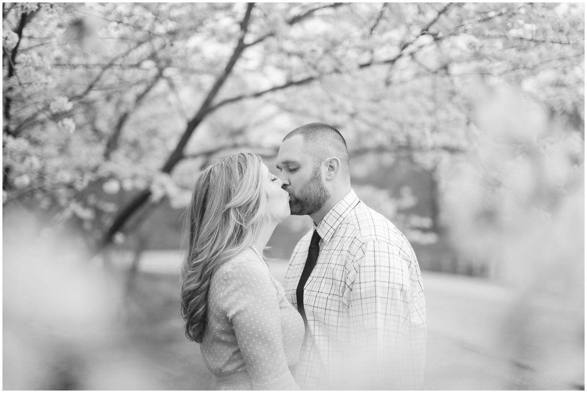 fairmount-park-engagement-portraits-22